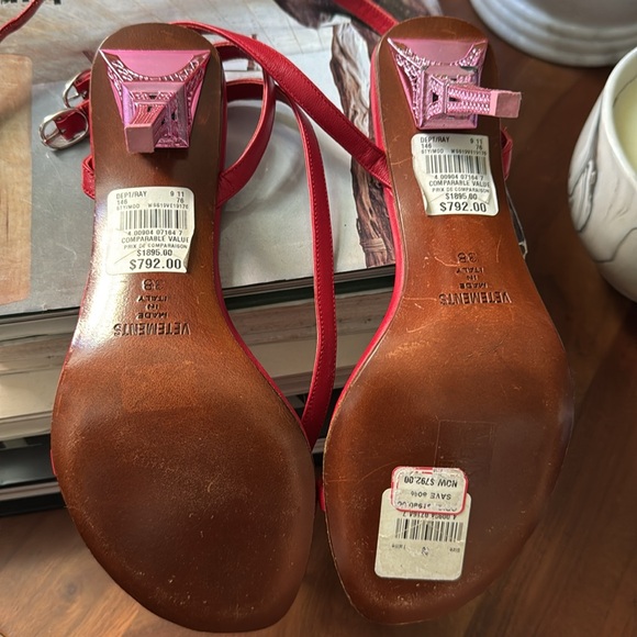 VETEMENTS EIFFEL Tower Sandals - Picture 13 of 16